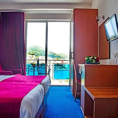 Petka Hotel 3*