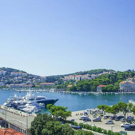Petka Hotel 3*